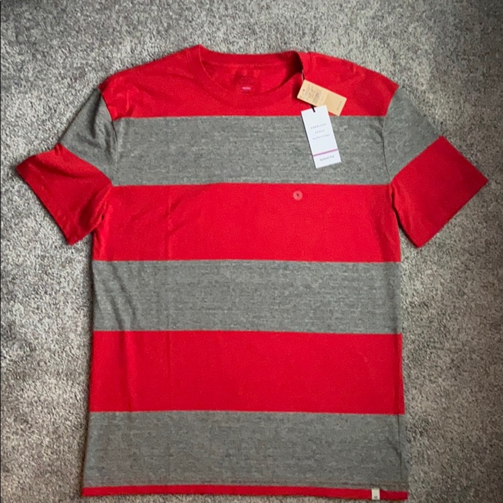 NWT Men’s AE T Shirt